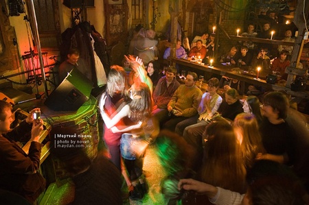 Мертвий Півень у Луцькому Майдані